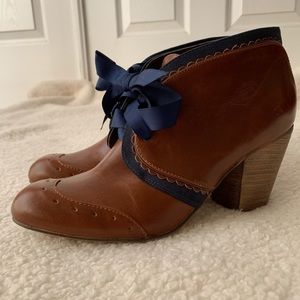 Vintage style booties!